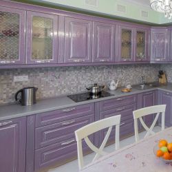 Фиолетовая кухня в интерьере с какими обоями (62 фото)