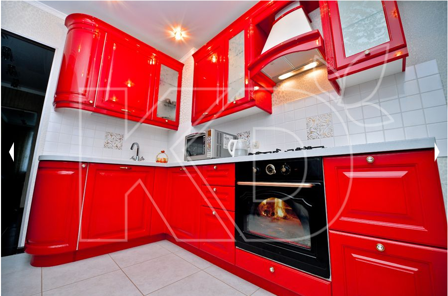Изысканный интерьер кухни в красно-белом цвете – беспроигрышный выбор для современного стиля